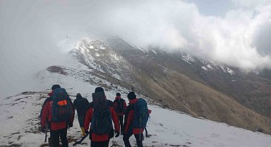 Manisa'da kayıp amatör dağcıyı arama ve kurtarma çalışmaları devam ediyor