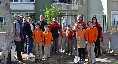 Manisa'da okul bahçeleri bağa dönüşüyor