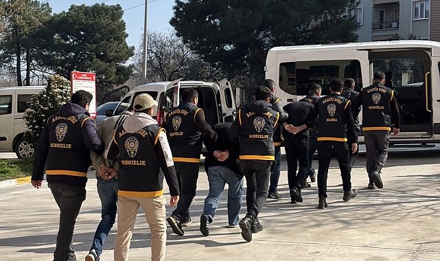 Manisa'daki fabrika hırsızları yakalandı