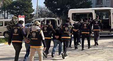 Manisa'daki fabrika hırsızları yakalandı