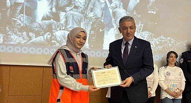 Mardin'de AFAD gönüllülerine sertifikaları verildi