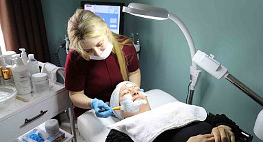 Marmaris'te kadın saha personeline ücretsiz cilt bakımı