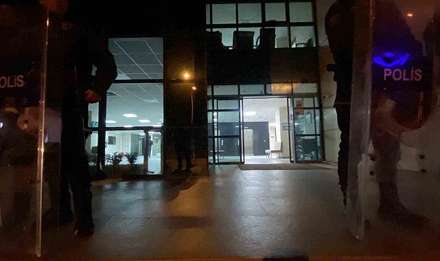 Marmaris'te kamu görevlisi 4 bin dolar rüşvet alırken suçüstü yakalandı