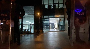 Marmaris'te kamu görevlisi 4 bin dolar rüşvet alırken suçüstü yakalandı