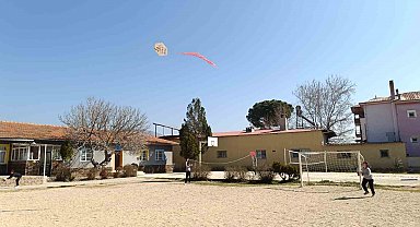 Matematiği uçurtmayla anlattı, öğrenciler hem eğlendi hem öğrendi