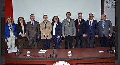 MCBÜ'de "Yeni küresel ekonomide vergilendirme ve Türkiye" paneli düzenlendi