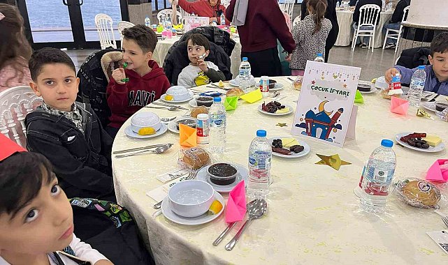 Merih Demiral'dan ilkokul öğretmenine jest