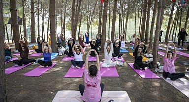 Mersin'de kadınlar doğada yoga ve sanatla buluştu