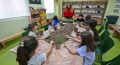 Mersin'de minikler Doğa Atölyesinde toprakla buluşuyor