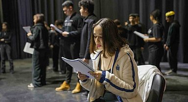 Mersin'de tiyatroya ilgi artıyor, kurslar yoğun katılımla sürüyor