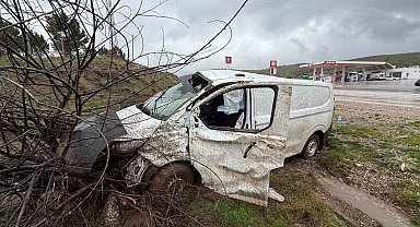 Midibüs şarampole girdi: 1 yaralı