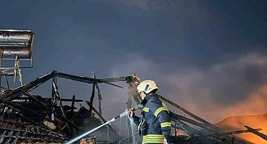 Milas'ta çatı yangını