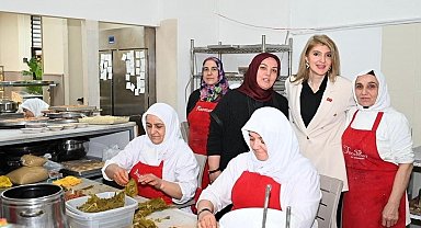 Milletvekili Ölmeztoprak esnafla buluştu, hanelere misafir oldu