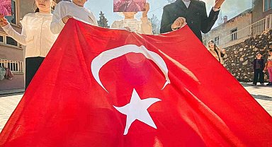 Milli Mücadele ruhunu en etkileyici kareye sığdırdı