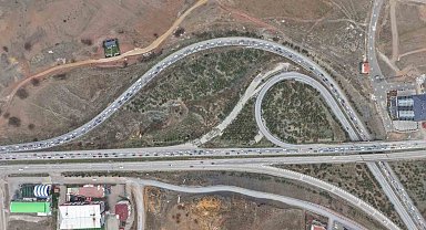 Milyonlarca öğrenci pazartesi ders başı yapacak, tatilciler dönüşe geçti: 43 ilin geçiş noktasında yoğun trafik