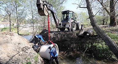 Muğla Büyükşehir tarafından Köyceğiz'de selden zarar gören üreticiler destekleniyor