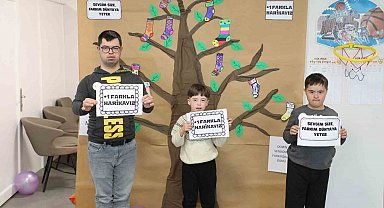 Muğla'da çoraplar farkındalık için boyandı