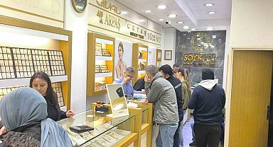 Muğla'da kuyumcularda çeyrek altın tükendi