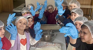 Muğla'da minik öğrenciler güllaç yapmayı öğrendi