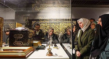 Mukaddes Emanetler Sergisi'ne yoğun ilgi