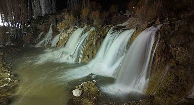 Muradiye Şelalesi mevsimlerin ötesinde bir güzellik