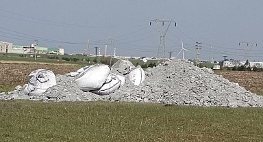 Muratlı'da mera alanına atık döküldü