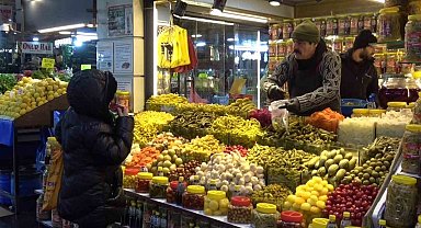 Muşmuladan kiraza 35 çeşit ürünün turşusunu kurdular