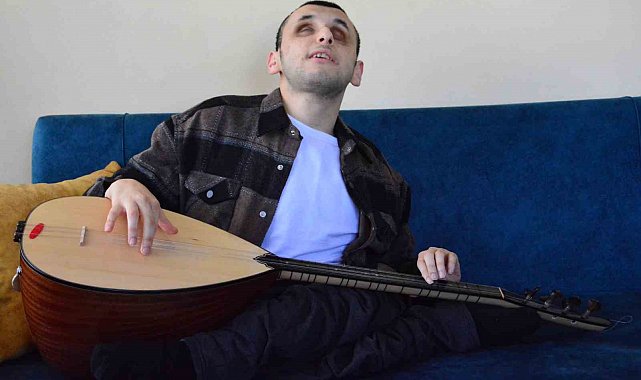 Müzik aşkı engellerini aştı: Çaldığı enstrümanlarla hayata tutunuyor