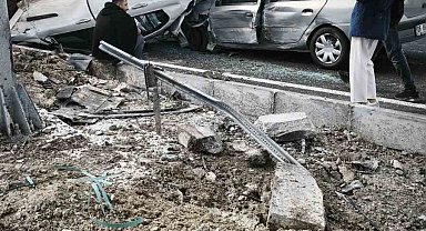 Nevşehir'de iki otomobil çarpıştı: 3 yaralı