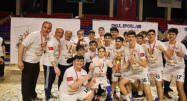 Niğde'de hentbol şöleni büyük heyecanla sona erdi