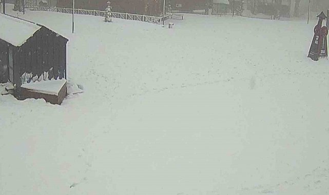 Nisan öncesi Kartepe'de kar sürprizi