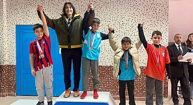 Öğrenciler atletizmde il dereceleri elde etti