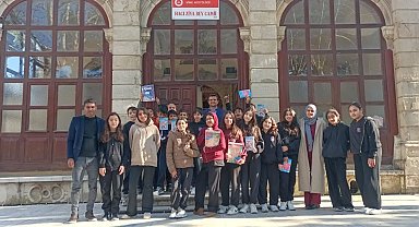 Öğrenciler tarihi camilerde buluşmaya devam ediyor