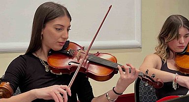 Öğrencilerden 'çınarlara' unutulmaz konser