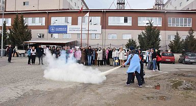 Öğrencilere 'Afet Farkındalık Eğitimi' verilip tahliye tatbikatı düzenlendi