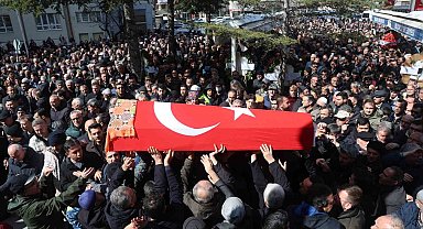 Öğrencisi tarafından öldürülen Fatma Nur öğretmen son yolculuğuna uğurlandı