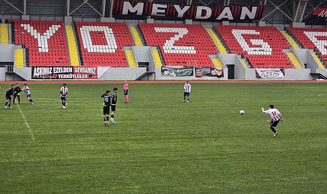 Okul sporları futbol gençler grup yarışmaları 288 sporcunun katılımıyla Yozgat'ta başladı