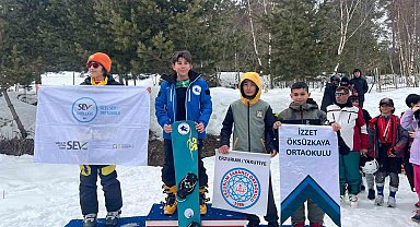 Okul Sporları Snowboard Türkiye Birinciliği'nde kürsüye Kayseri ambargosu
