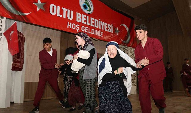 Oltu'da coşkulu kurtuluş bayramı