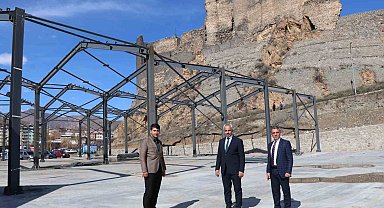 Oltu'da modern kapalı pazar yeri projesi devam ediyor