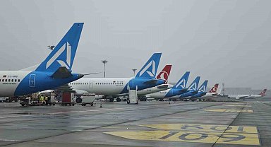 Olumsuz hava şartlarına rağmen İGA İstanbul Havalimanı'nda operasyonlar devam ediyor