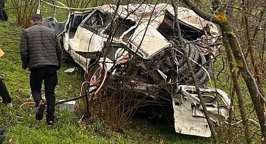 Ordu'da minibüs fındık bahçesine yuvarlandı: 2 yaralı