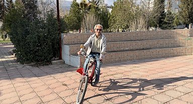 Osmaniye'de 47 yıllık berberin 41 yıllık bisiklet sevdası