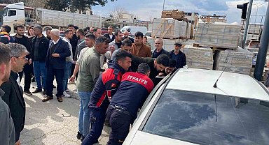 Osmaniye'de otomobil inşaat malzemelerine çarptı: 2'si ağır 3 yaralı