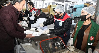 Osmaniye'de vatandaşlar iftar sofrasında buluştu