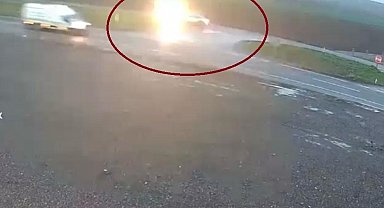 Otomobil ile hafif ticari aracın çarpıştığı kazada 4 yaralı