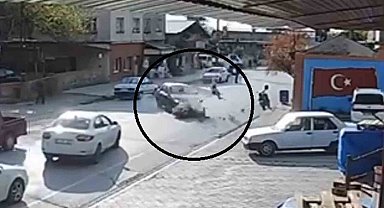 Otomobille çarpışan motosikletin sürücüsü yaralandı