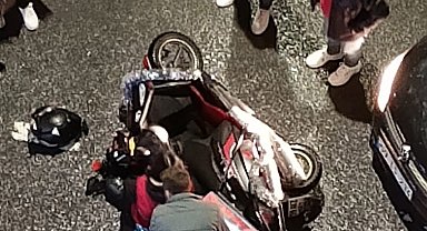 Otomobille çarpışan motosikletli kurye yaralandı