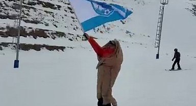 Palandöken'in zirvesinden ehram ve Erzurumspor bayrağı ile kaydı