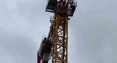 Paralarını alamayınca intihara kalkışan işçiler ekiplerce ikna edildi